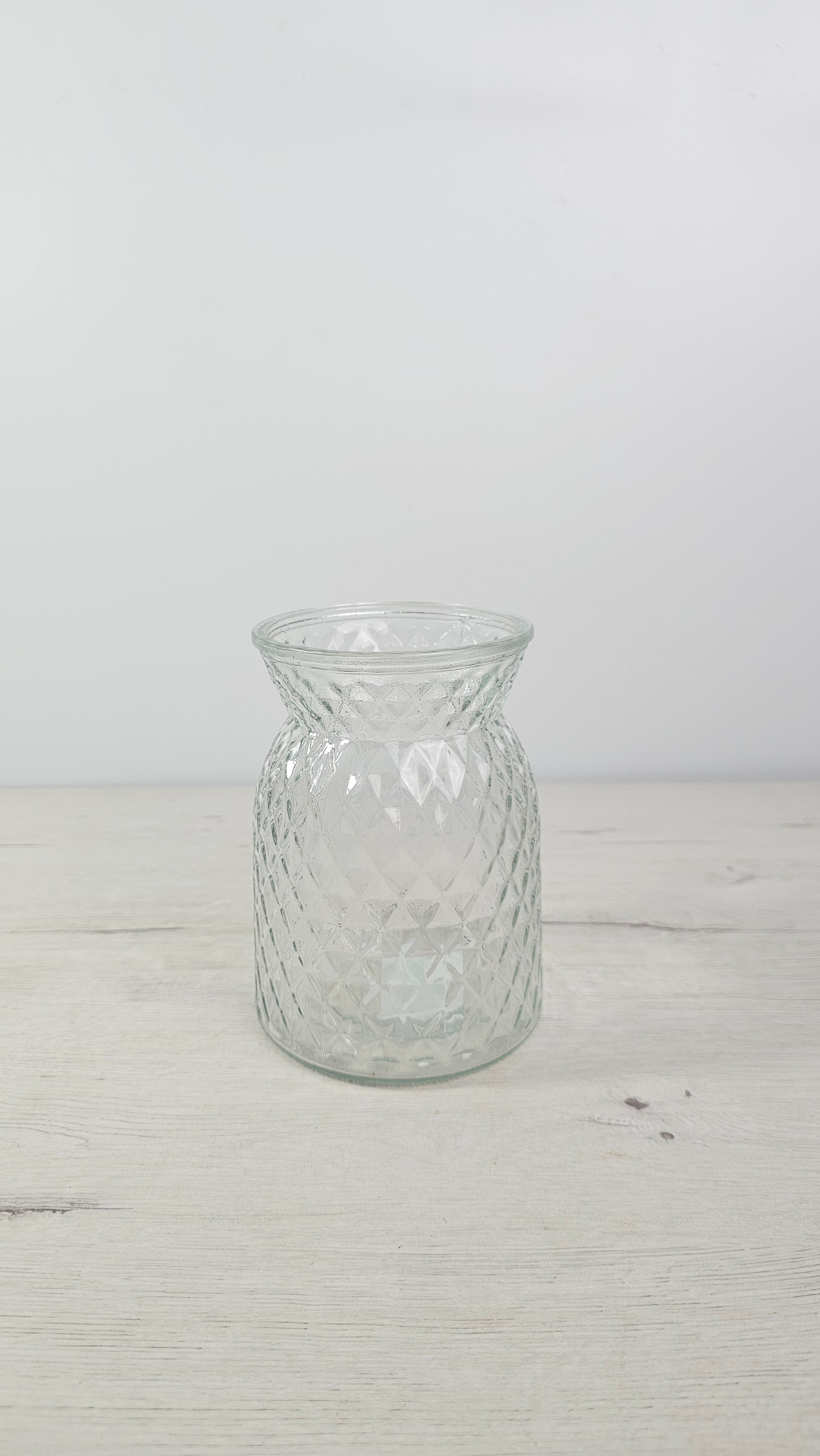 Jarrón Turín de cristal con relieve geométrico decorativo